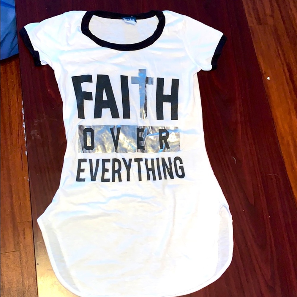 graphic tee